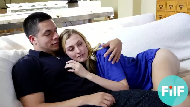 Raccolta porno delle migliori scene di incesto di stepfamilies per il 2021